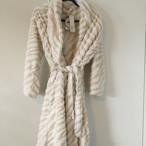 Soft Surroundings Plush Robe NWT